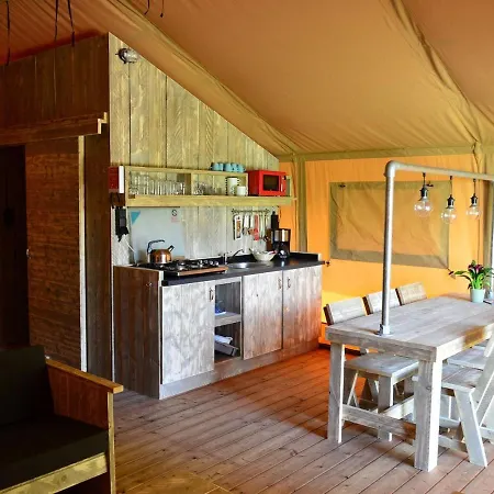 Luxury Tent With Kitchen And Shower, In A By The Sea And * 's-Gravenzande